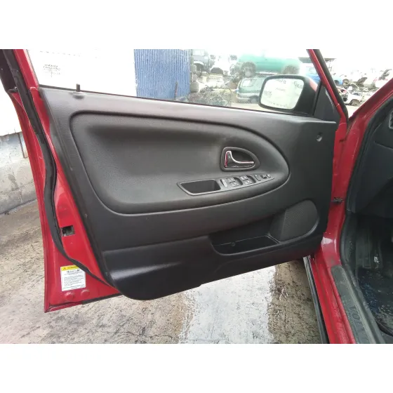 VOLVO S40 BERLINA '2002 1.9 DIESEL CAT ROJO
