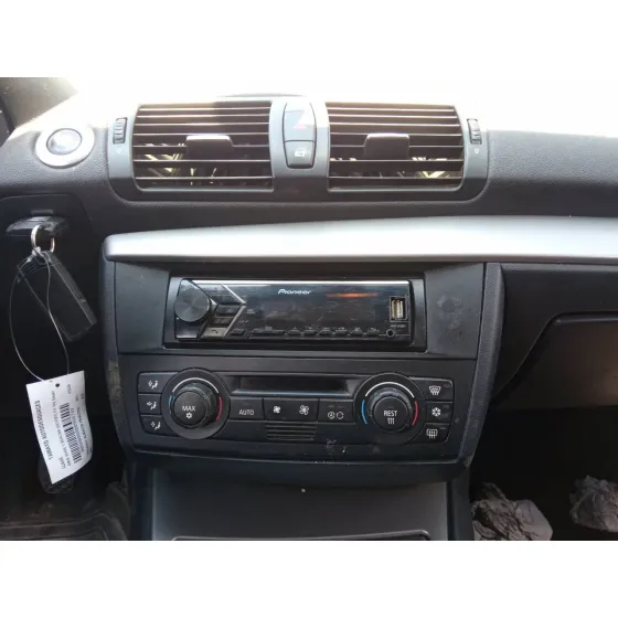 BMW SERIE 1 BERLINA (E81/E87) '2006 2.0 16V DIESEL GRIS