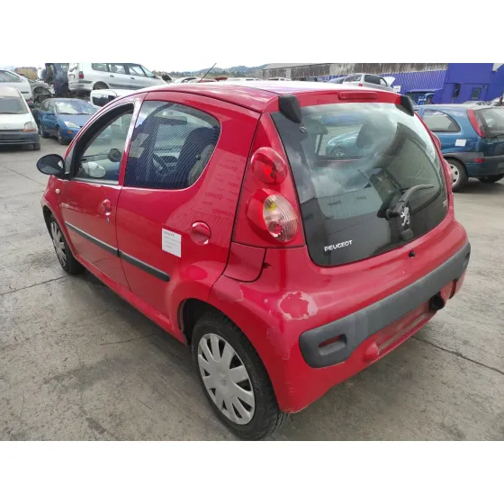 PEUGEOT 107 '2006 1.4 HDI CAT (8HT / DV4TD) ROJO