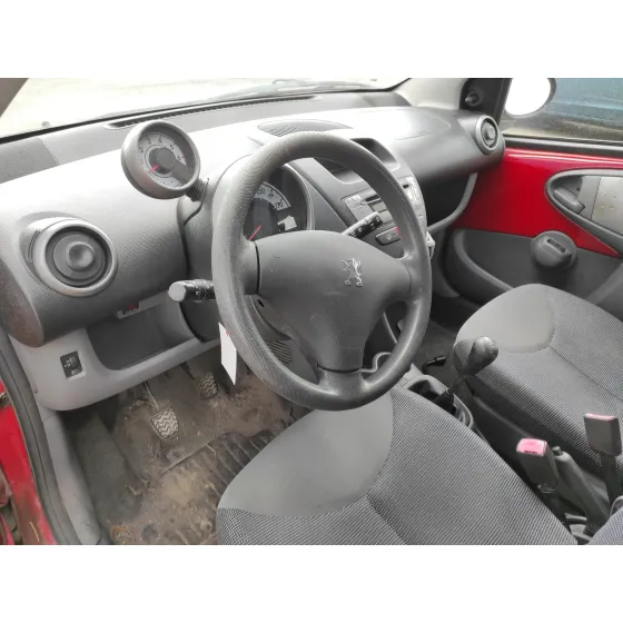 PEUGEOT 107 '2006 1.4 HDI CAT (8HT / DV4TD) ROJO