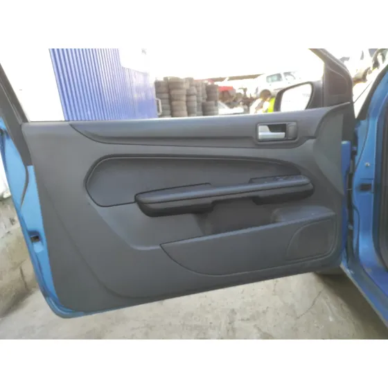 FORD FOCUS BERLINA (CAP) '2005 * AZUL ELECTRICO