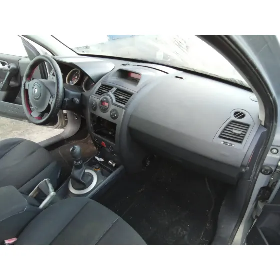 RENAULT MEGANE II BERLINA 3P '2003 1.9 DCI DIESEL GRIS