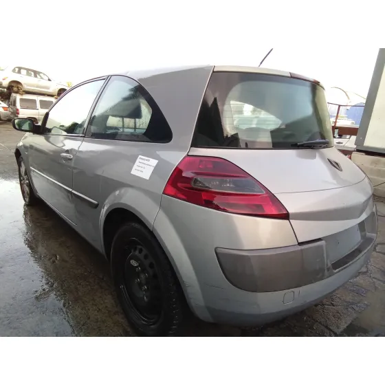 RENAULT MEGANE II BERLINA 3P '2003 1.9 DCI DIESEL GRIS