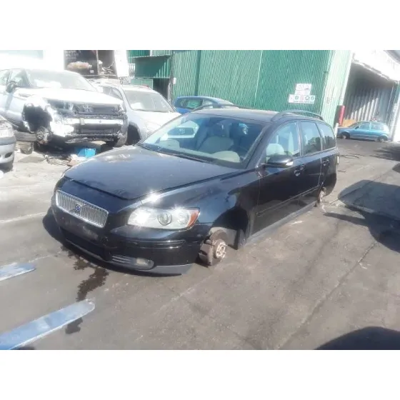 VOLVO V50 FAMILIAR '2004 2.0 D MOMENTUM NEGRO