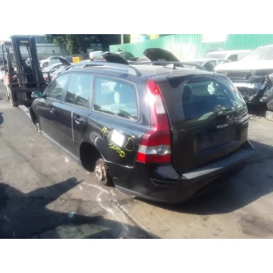 VOLVO V50 FAMILIAR '2004 2.0 D MOMENTUM NEGRO