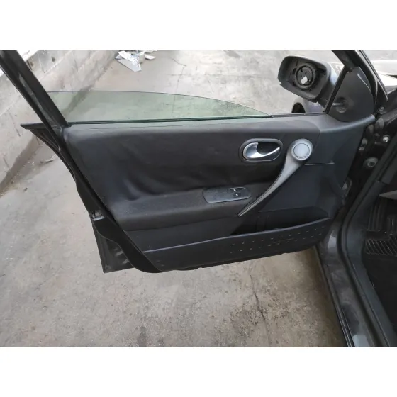 RENAULT MEGANE II BERLINA 5P '2005 1.5 DCI DIESEL NEGRO