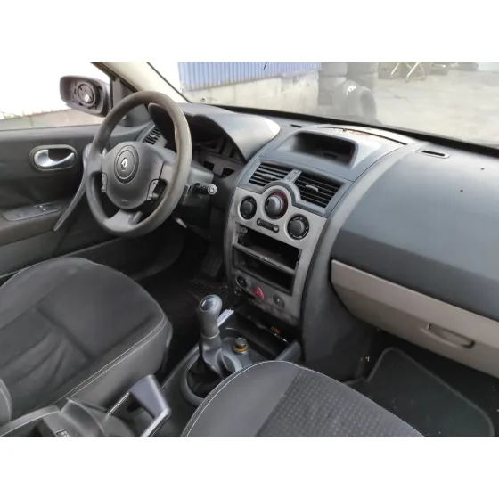 RENAULT MEGANE II BERLINA 5P '2005 1.5 DCI DIESEL NEGRO