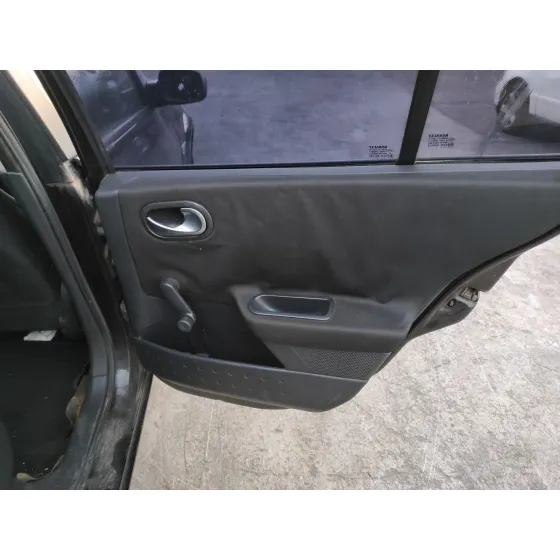 RENAULT MEGANE II BERLINA 5P '2005 1.5 DCI DIESEL NEGRO