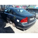 VOLVO S60 BERLINA VOLVO S60 BERLINA '2002 2.4 DIESEL CAT VERDE 2000