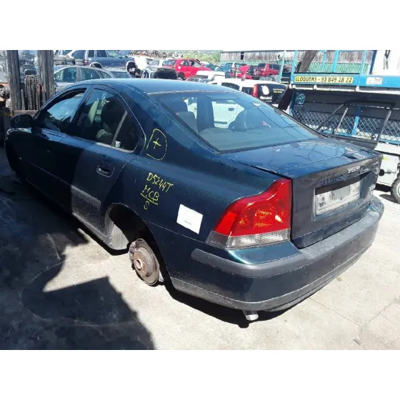 VOLVO S60 BERLINA '2002 2.4 DIESEL CAT VERDE