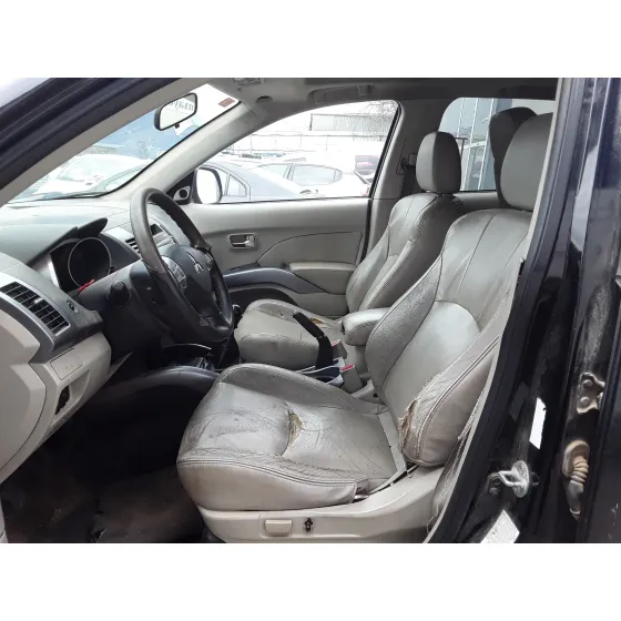 MITSUBISHI OUTLANDER (CW0) '2008 * NEGRO