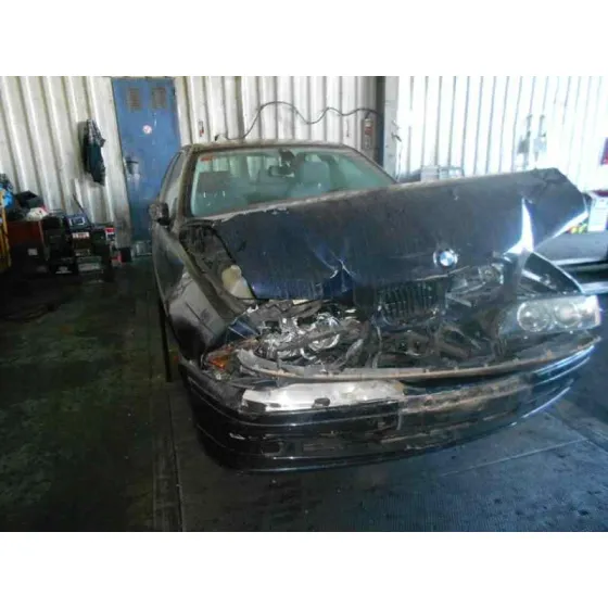 BMW SERIE 5 BERLINA (E39) '2001 3.0 24V TURBODIESEL CAT AZUL
