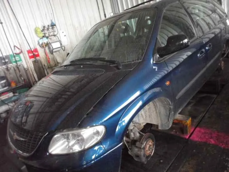 CHRYSLER VOYAGER (RG) CHRYSLER VOYAGER (RG) '2003 2.5 CRD CAT AZUL 2001
