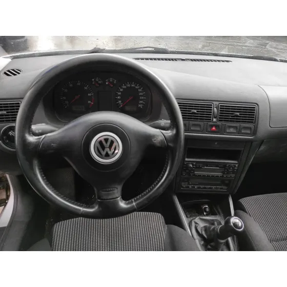 VOLKSWAGEN GOLF IV BERLINA (1J1) '2001 1.6 16V PLATA
