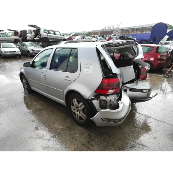 VOLKSWAGEN GOLF IV BERLINA (1J1) '2001 1.6 16V PLATA