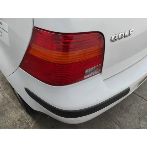 VOLKSWAGEN GOLF IV BERLINA (1J1) '2001 1.6 16V BLANCO