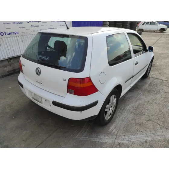 VOLKSWAGEN GOLF IV BERLINA (1J1) '2001 1.6 16V BLANCO