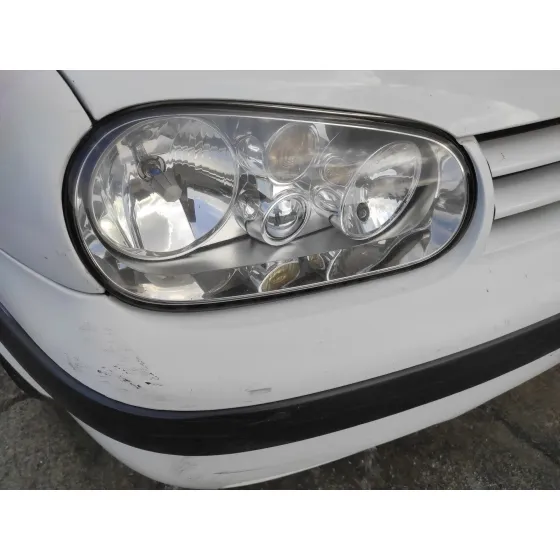 VOLKSWAGEN GOLF IV BERLINA (1J1) '2001 1.6 16V BLANCO