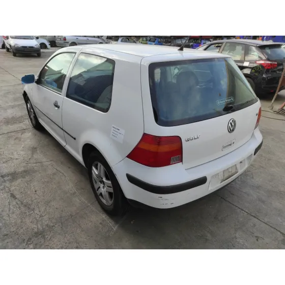 VOLKSWAGEN GOLF IV BERLINA (1J1) '2001 1.6 16V BLANCO