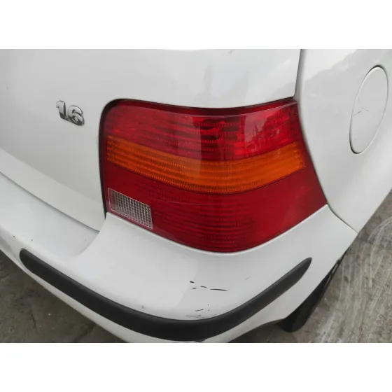 VOLKSWAGEN GOLF IV BERLINA (1J1) '2001 1.6 16V BLANCO
