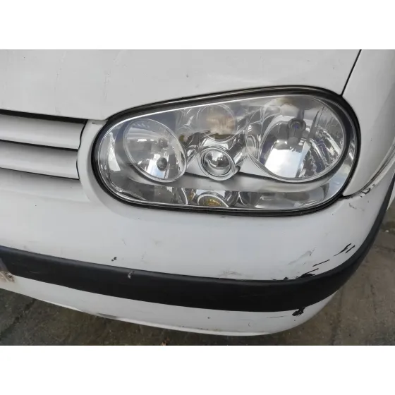 VOLKSWAGEN GOLF IV BERLINA (1J1) '2001 1.6 16V BLANCO