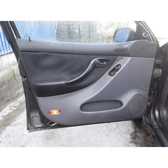 SEAT LEON (1M1) '2002 *