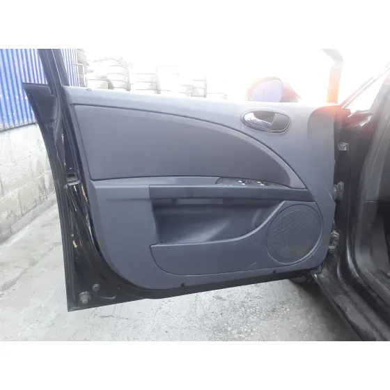 SEAT LEON (1P1) '2005 * NEGRO