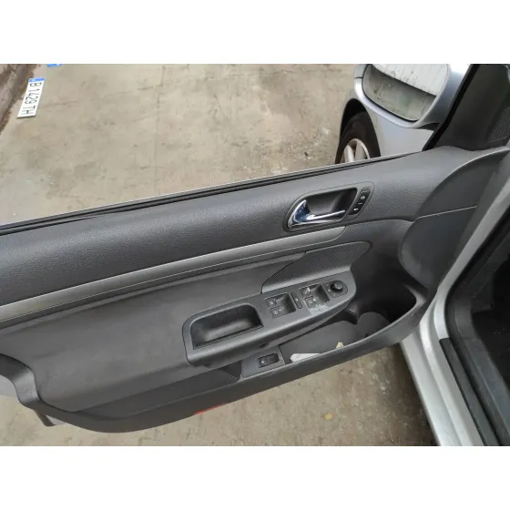 VOLKSWAGEN GOLF V BERLINA (1K1) '2004 1.9 TDI PLATA