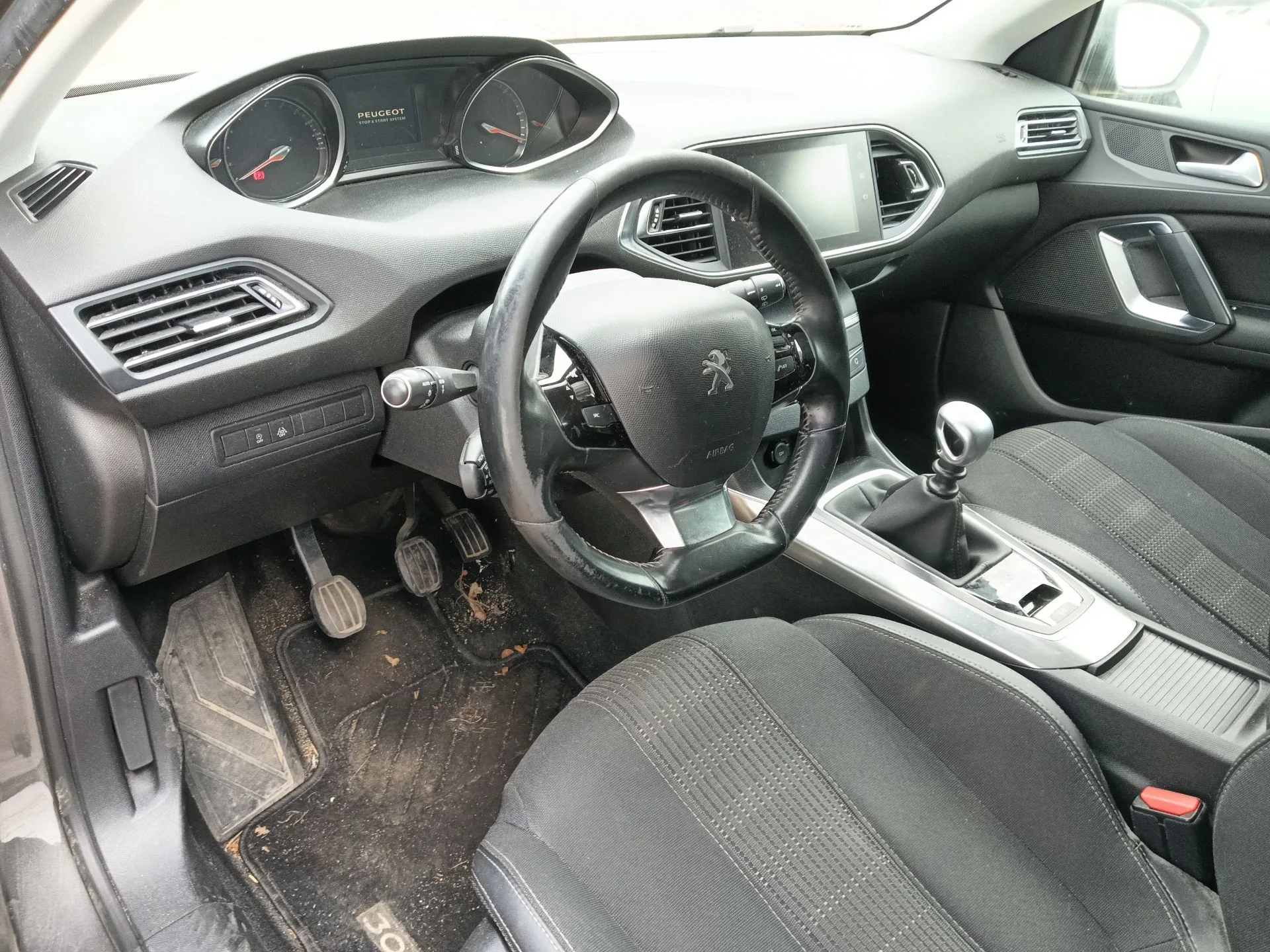 PEUGEOT 308 II (LB_, LP_, LW_, LH_, L3_)  2017