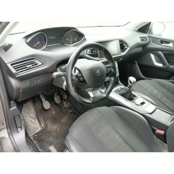 Peugeot 308 II (LB_, LP_, LW_, LH_, L3_) 2017