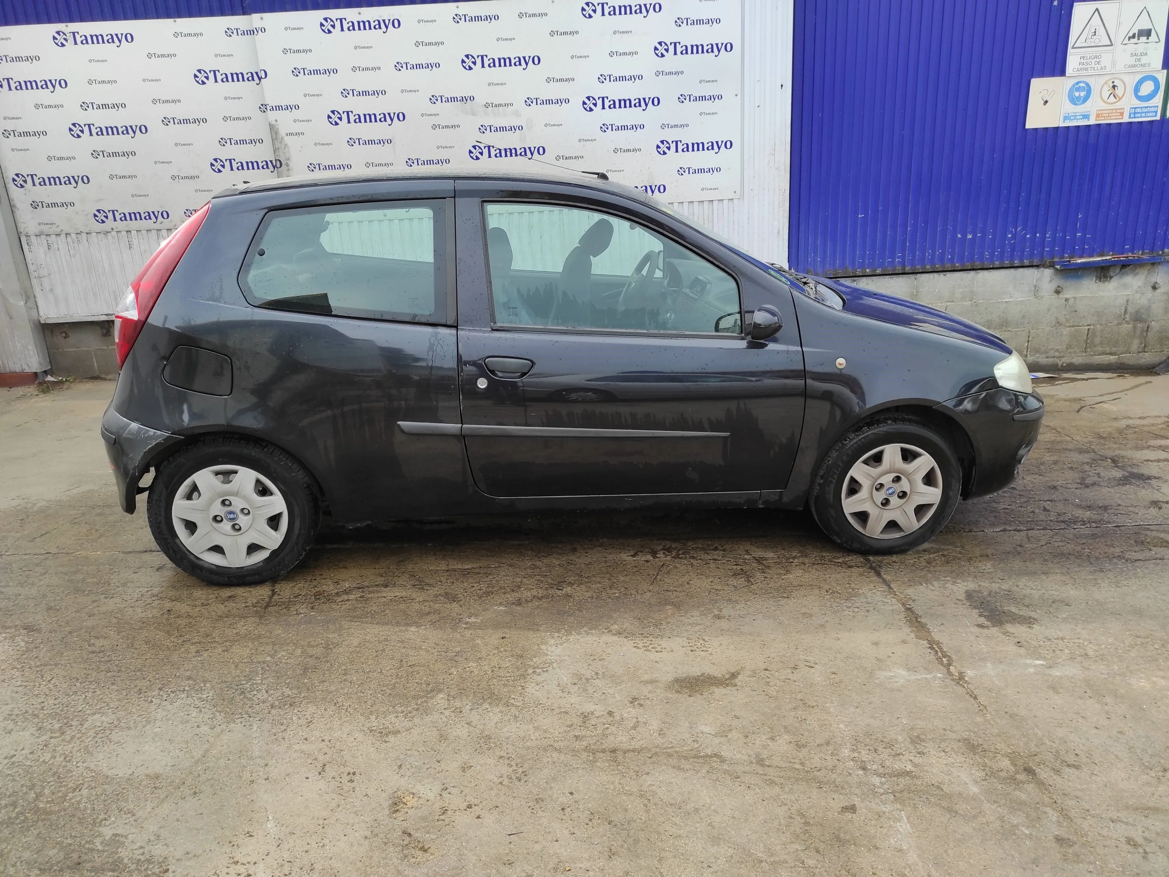 FIAT PUNTO BERLINA (188) FIAT PUNTO BERLINA (188) '2004 1.2 CAT NEGRO 2003