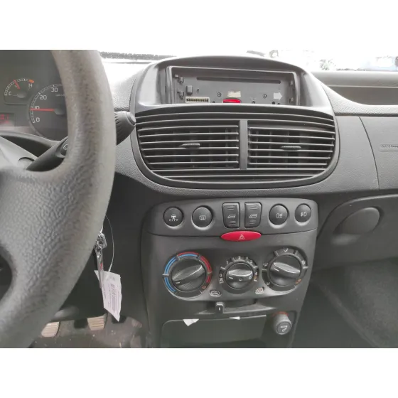 FIAT PUNTO BERLINA (188) '2004 1.2 CAT NEGRO