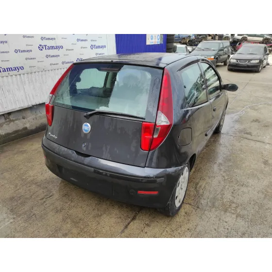FIAT PUNTO BERLINA (188) '2004 1.2 CAT NEGRO