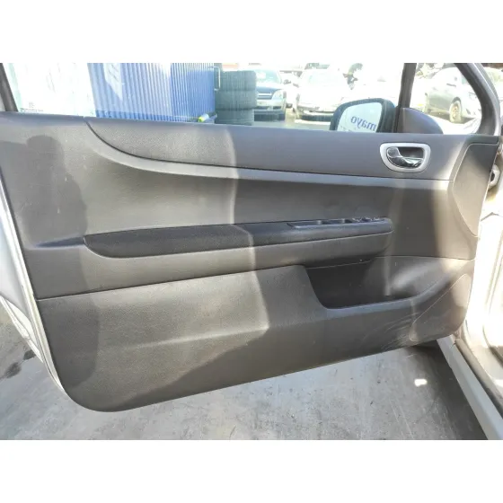 PEUGEOT 307 BERLINA (S2) '2004 1.6 16V CAT PLATA