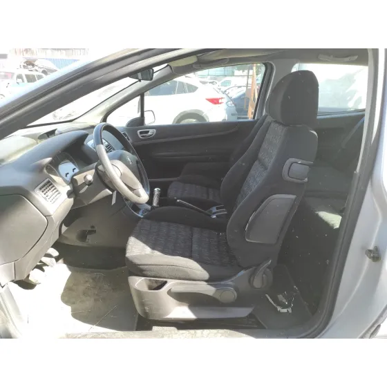 PEUGEOT 307 BERLINA (S2) '2004 1.6 16V CAT PLATA