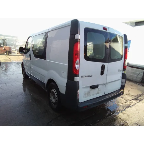 RENAULT TRAFIC COMBI (AB 4.01) '2007 2.5 DIESEL DCI FAP CAT BLANCO