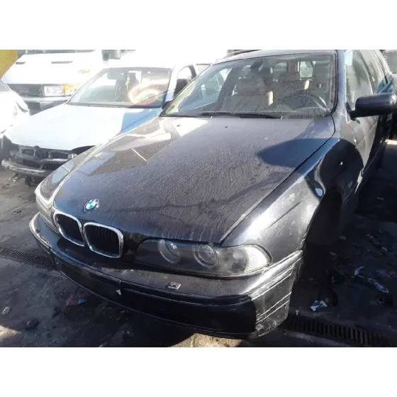BMW SERIE 5 TOURING (E39) '1996 * NEGRO