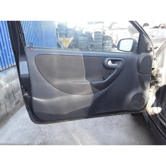 OPEL CORSA C '2004 * NEGRO