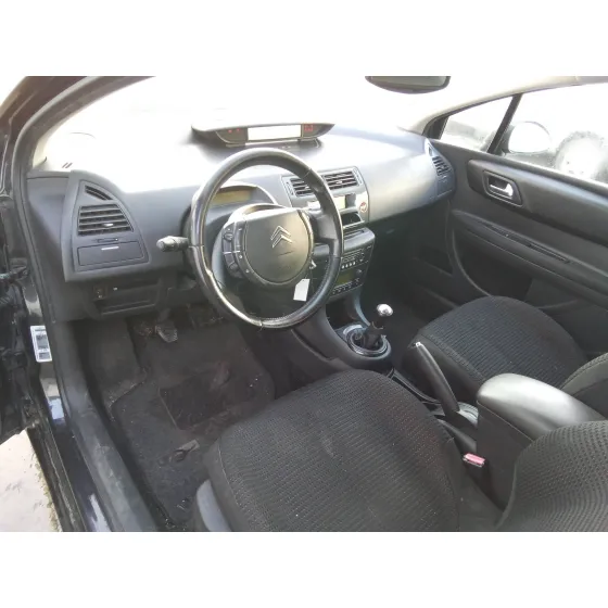 CITROEN C4 COUPE '2005 1.6 16V HDI FAP NEGRO