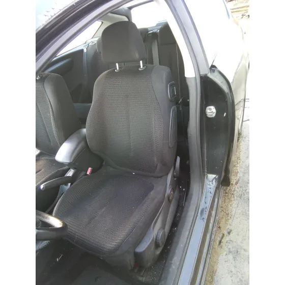 CITROEN C4 COUPE '2005 1.6 16V HDI FAP NEGRO