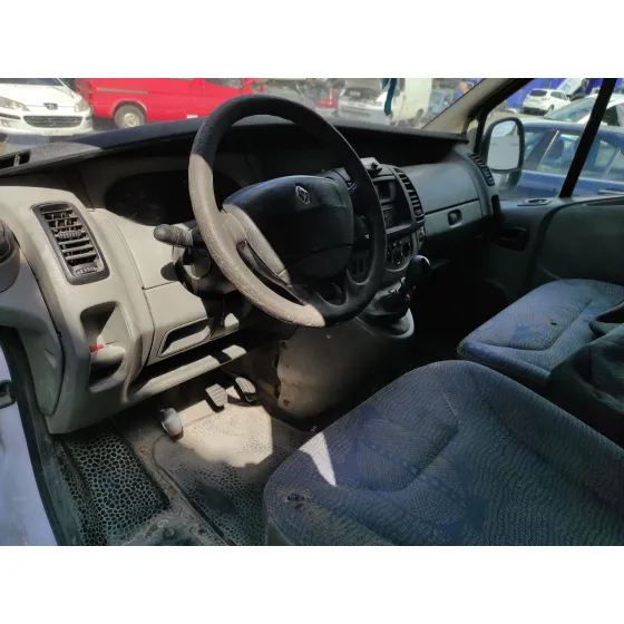 RENAULT TRAFIC COMBI (AB 4.01) '2006 1.9 DIESEL BLANCO
