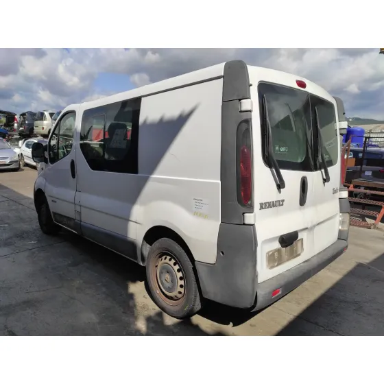RENAULT TRAFIC COMBI (AB 4.01) '2006 1.9 DIESEL BLANCO