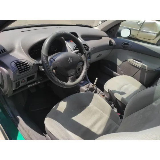 PEUGEOT 206 BERLINA '2004 1.4 HDI VERDE