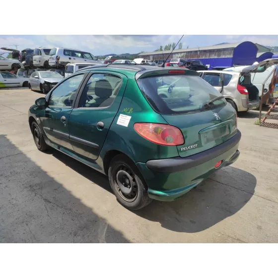 PEUGEOT 206 BERLINA '2004 1.4 HDI VERDE