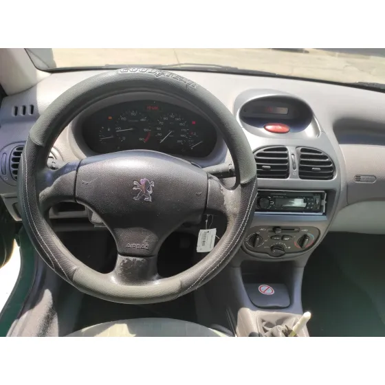 PEUGEOT 206 BERLINA '2004 1.4 HDI VERDE