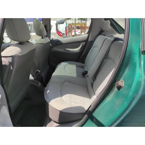 PEUGEOT 206 BERLINA '2004 1.4 HDI VERDE