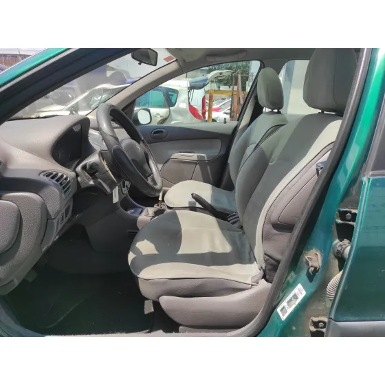 PEUGEOT 206 BERLINA '2004 1.4 HDI VERDE