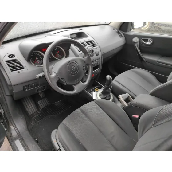 RENAULT MEGANE II BERLINA 5P '2006 1.6 16V NEGRO