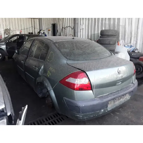 RENAULT MEGANE II BERLINA 3P '2005 1.5 DCI DIESEL VERDE