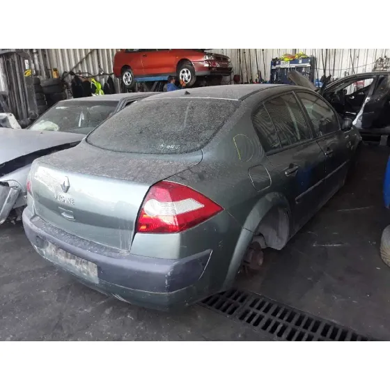 RENAULT MEGANE II BERLINA 3P '2005 1.5 DCI DIESEL VERDE